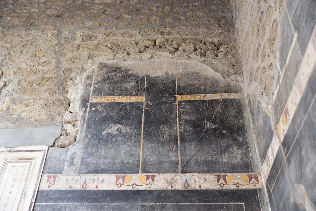 V.4.a Pompeii. March 2018. Room ‘b’, Upper East Wall In South-east ...